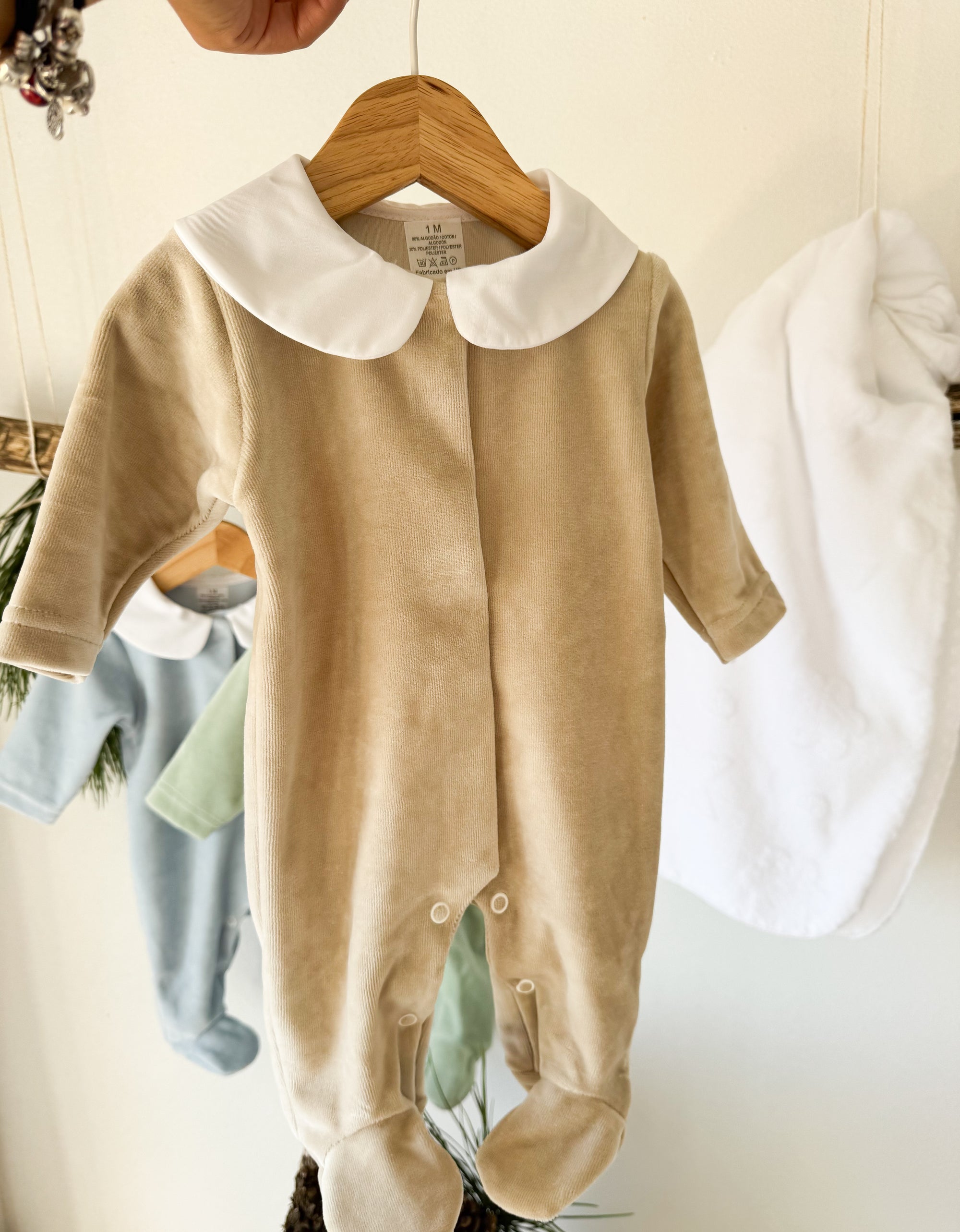 Babygrow Veludo Colarinho